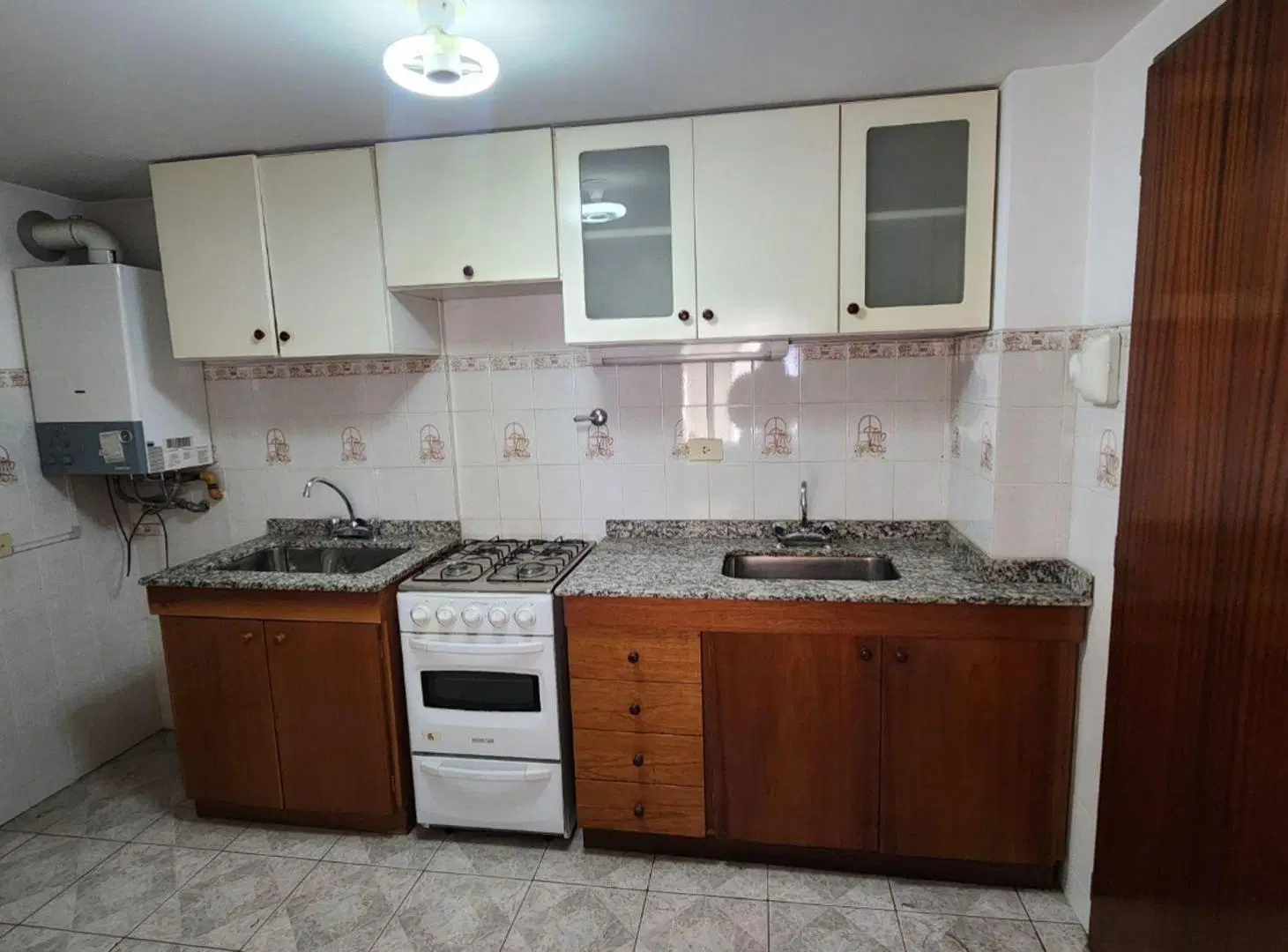 Departamento con Vista al Lago y Balcón 3