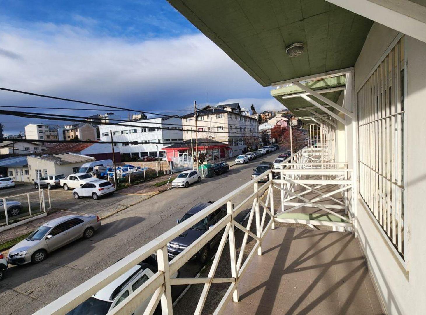 Departamento con Vista al Lago y Balcón
