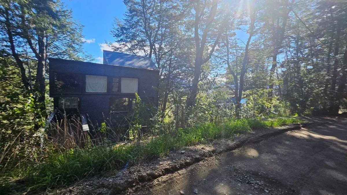 Lote con vista parcial salida a dos calles 4