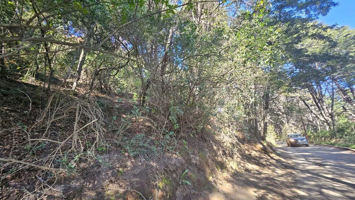 Lote con vista parcial salida a dos calles 5