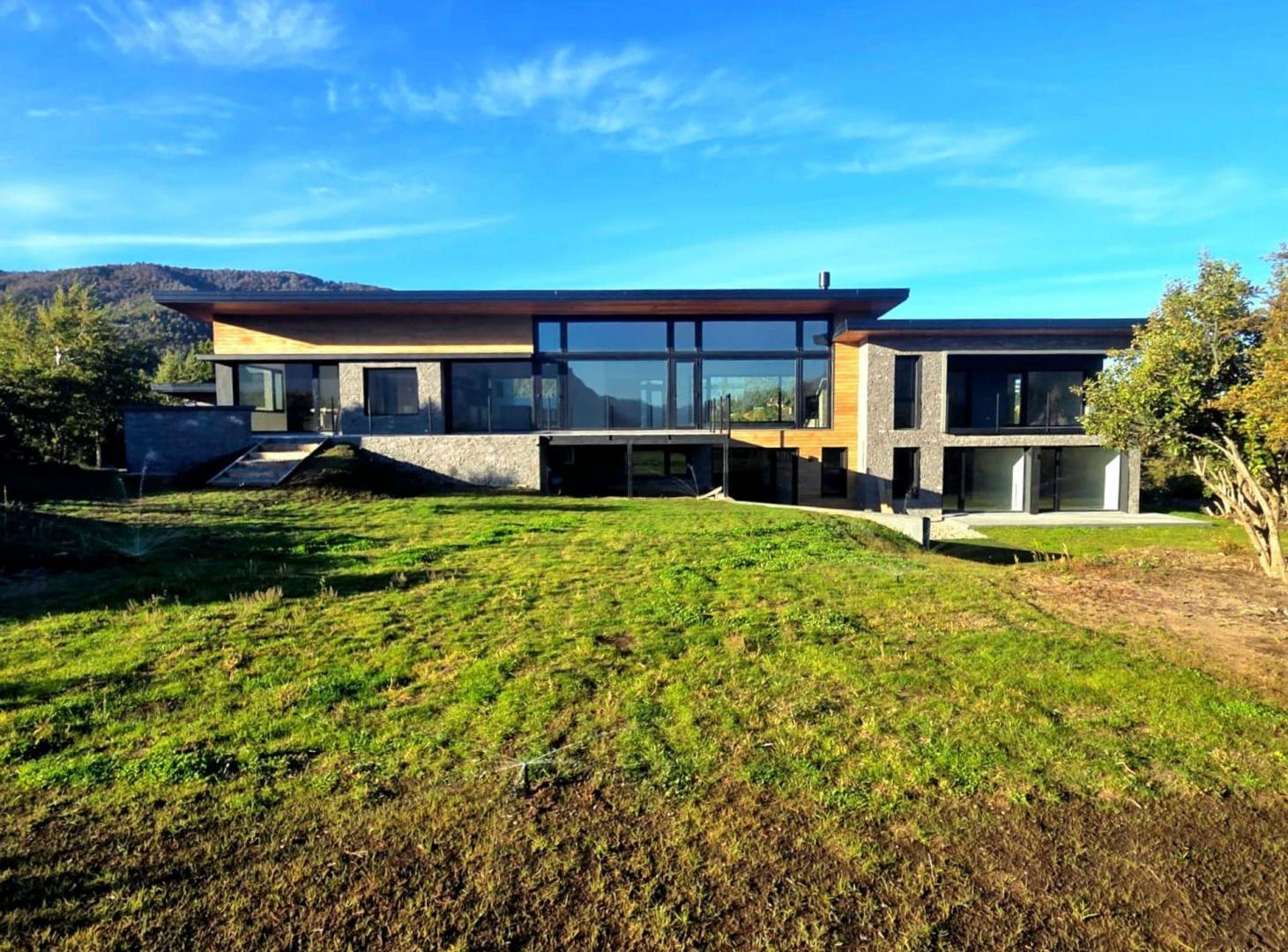 INCREIBLE CASA A LA VENTA EN ARELAUQUEN