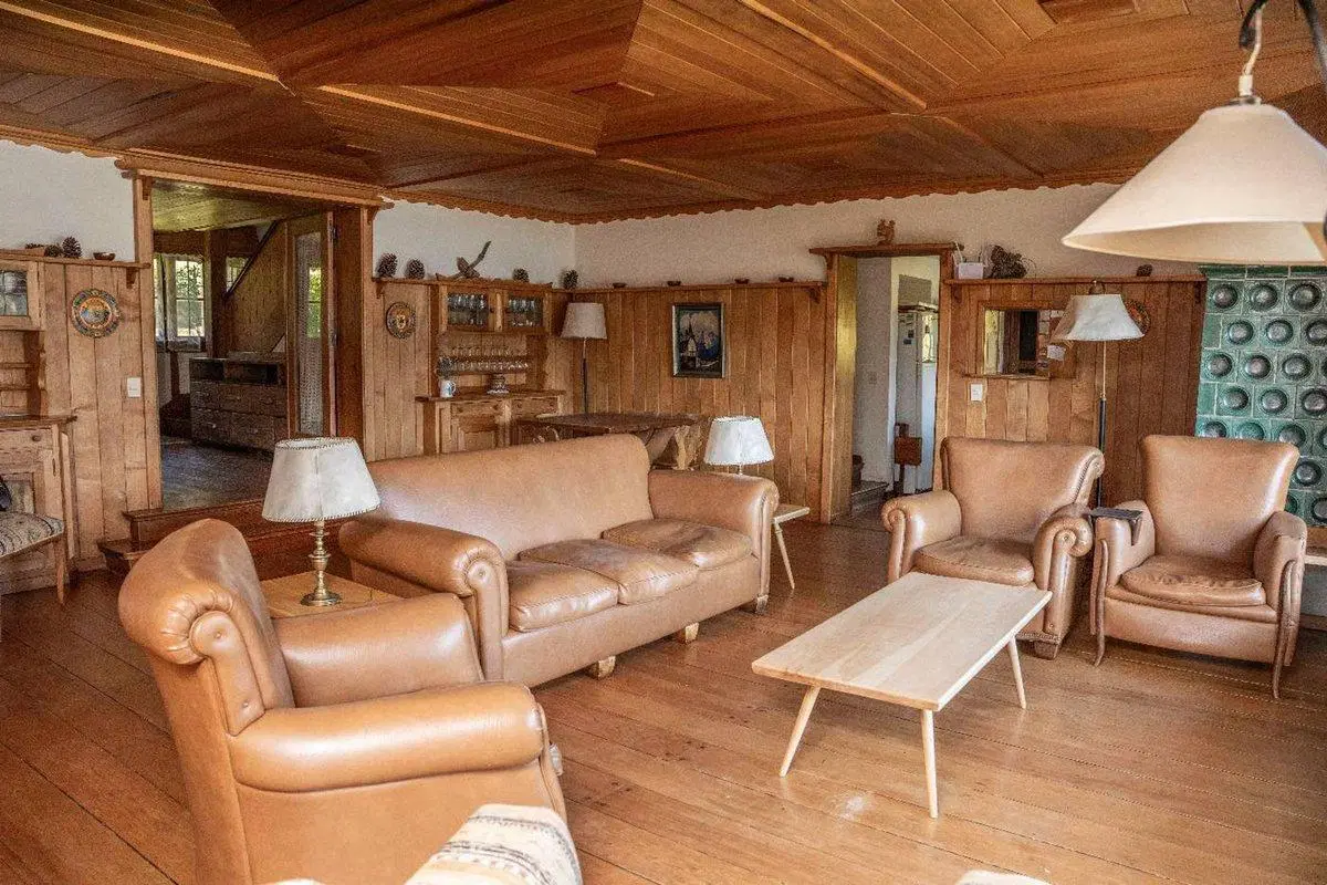 CASA EXCLUSIVA CON COSTA SOBRE LAGO MORENO 5
