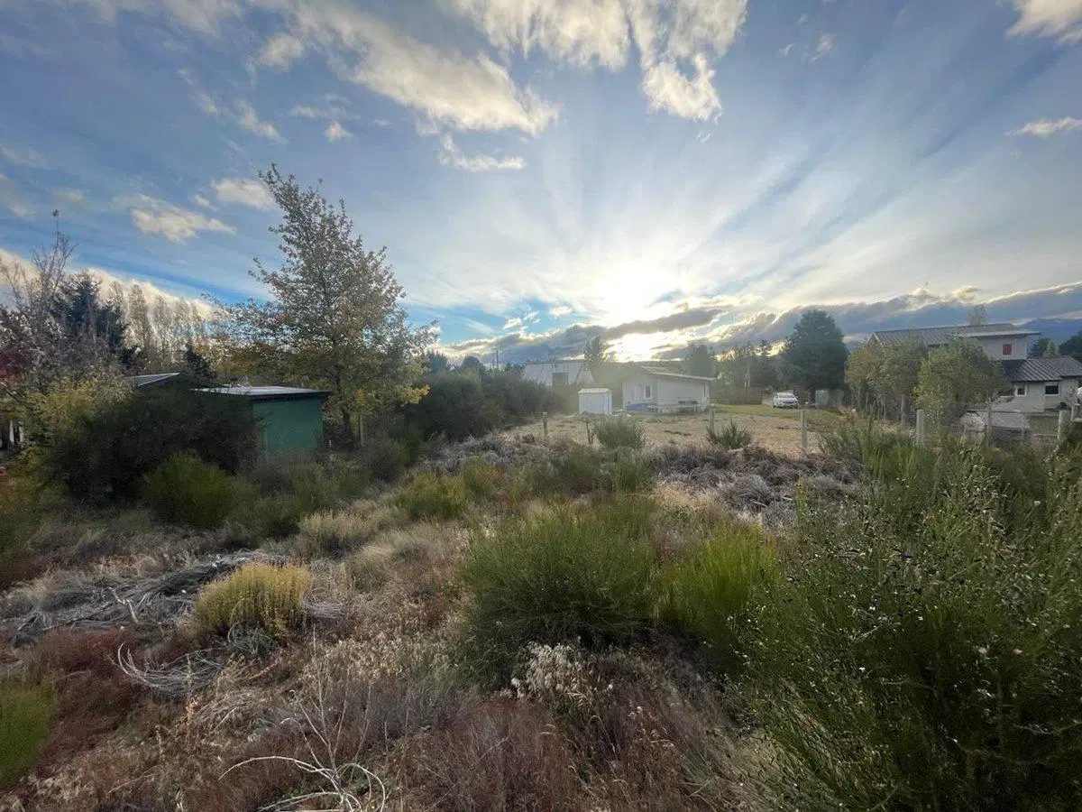 LOTE EN VENTA AV LIMAY 7
