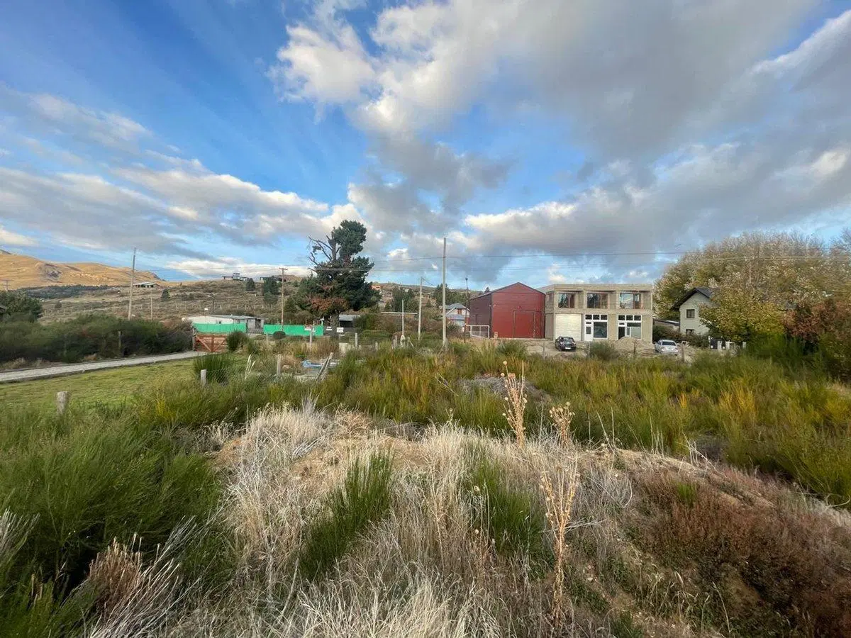 LOTE EN VENTA AV LIMAY 2