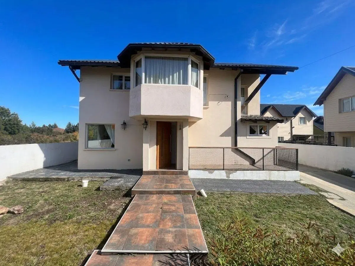 VENTA CASA CON QUINCHO EN LAS VICTORIAS LOTE 600M2 8