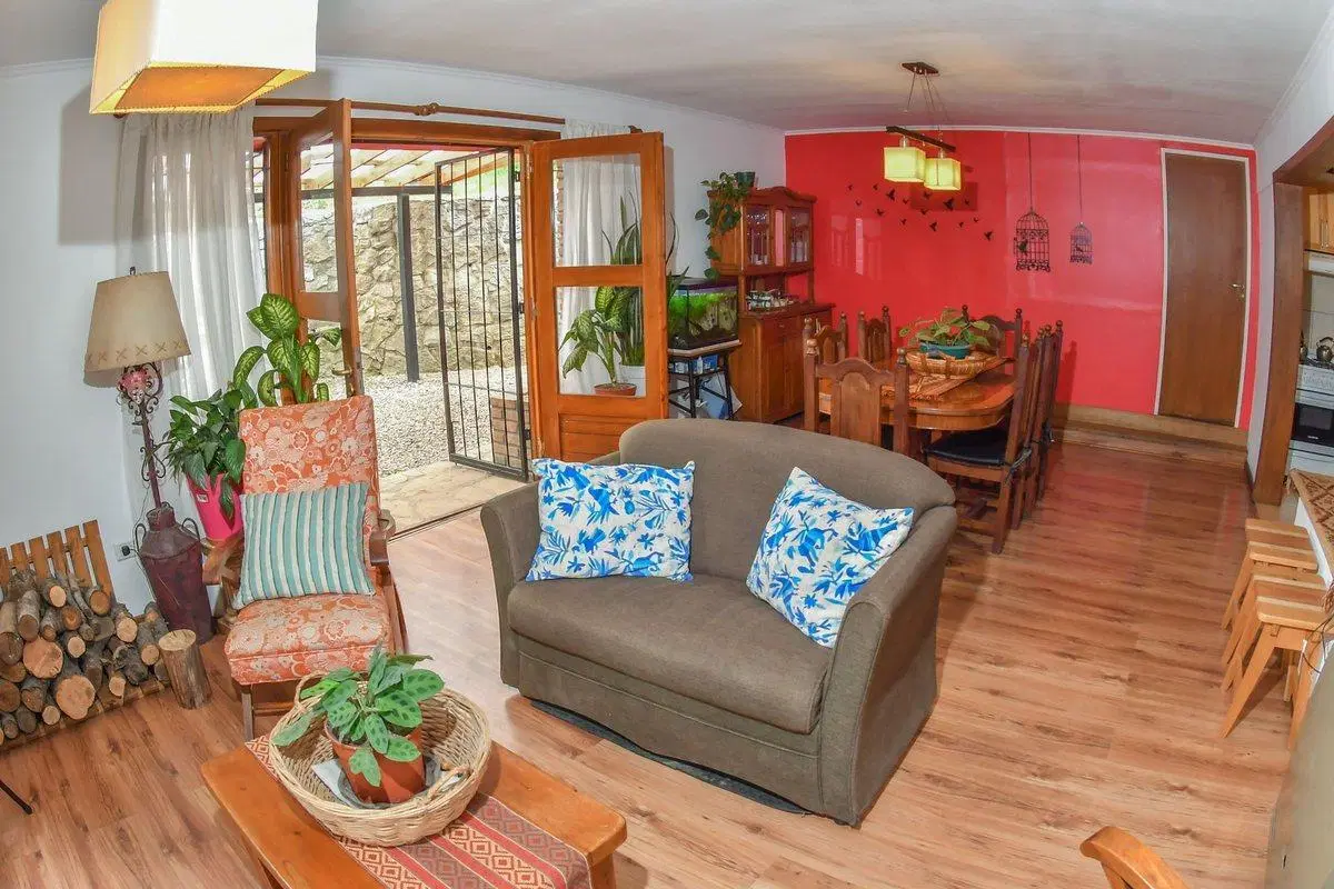 Venta Casa Familiar con Cabaña Independiente 4