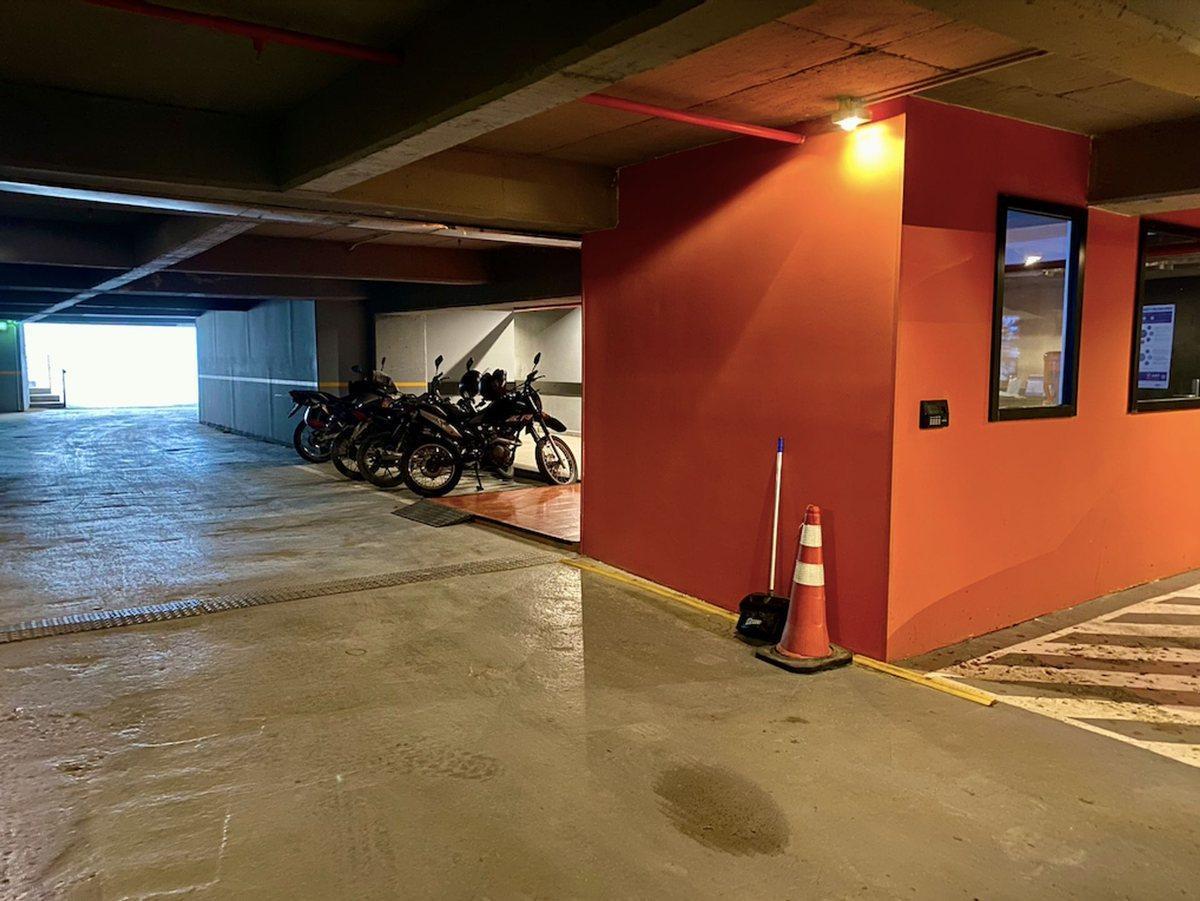 Foto de Cochera en Edificio Capitalinas, imagen 1