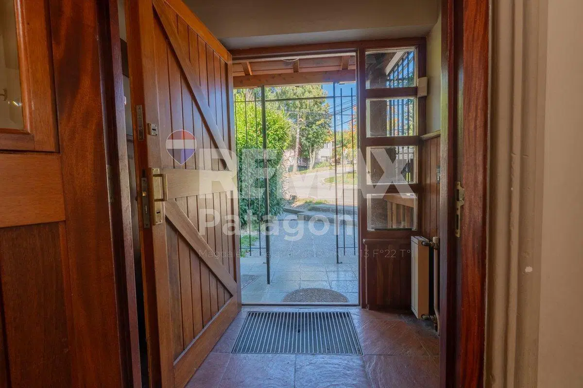 CASA EN BARRIO BELGRANO EN BARILOCHE CON VISTA 4