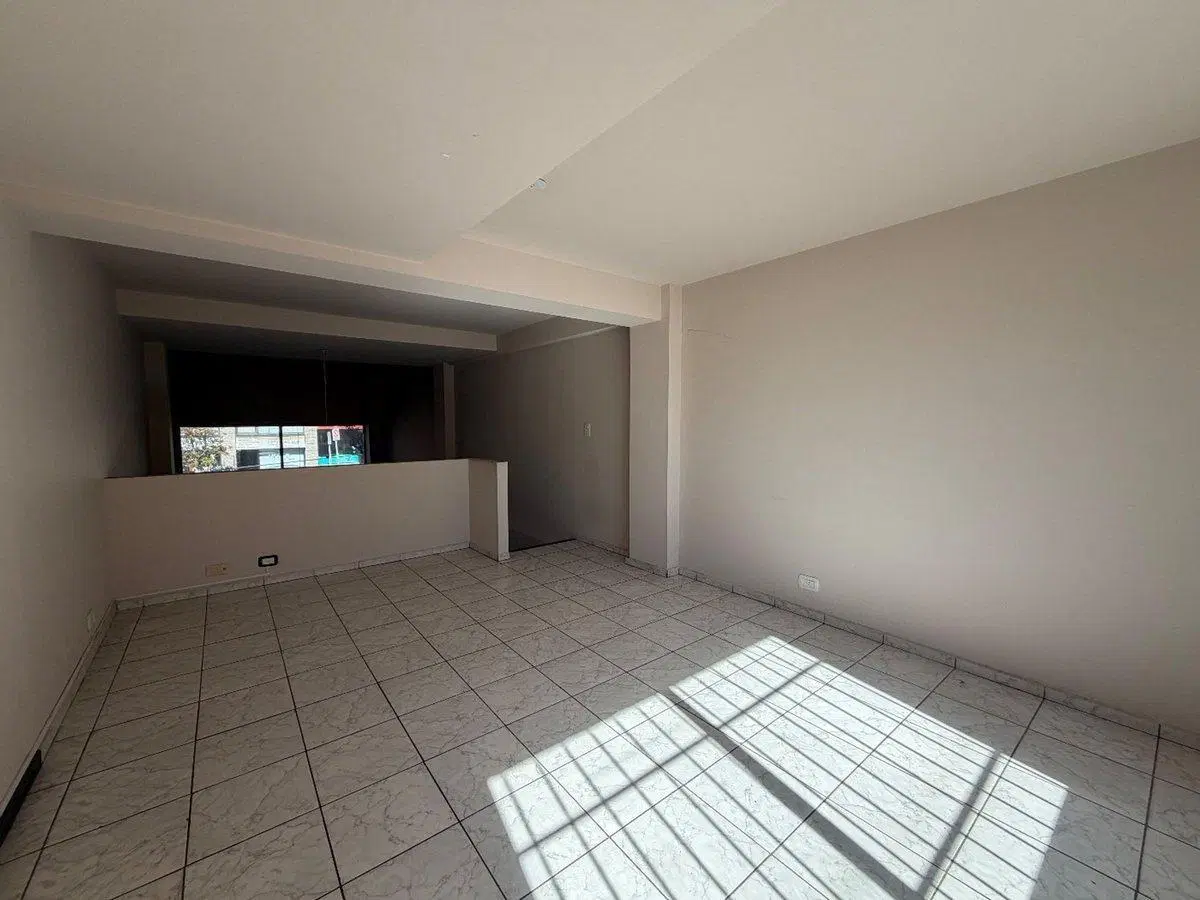 Local Comercial en Alquiler – Av. Belgrano 3