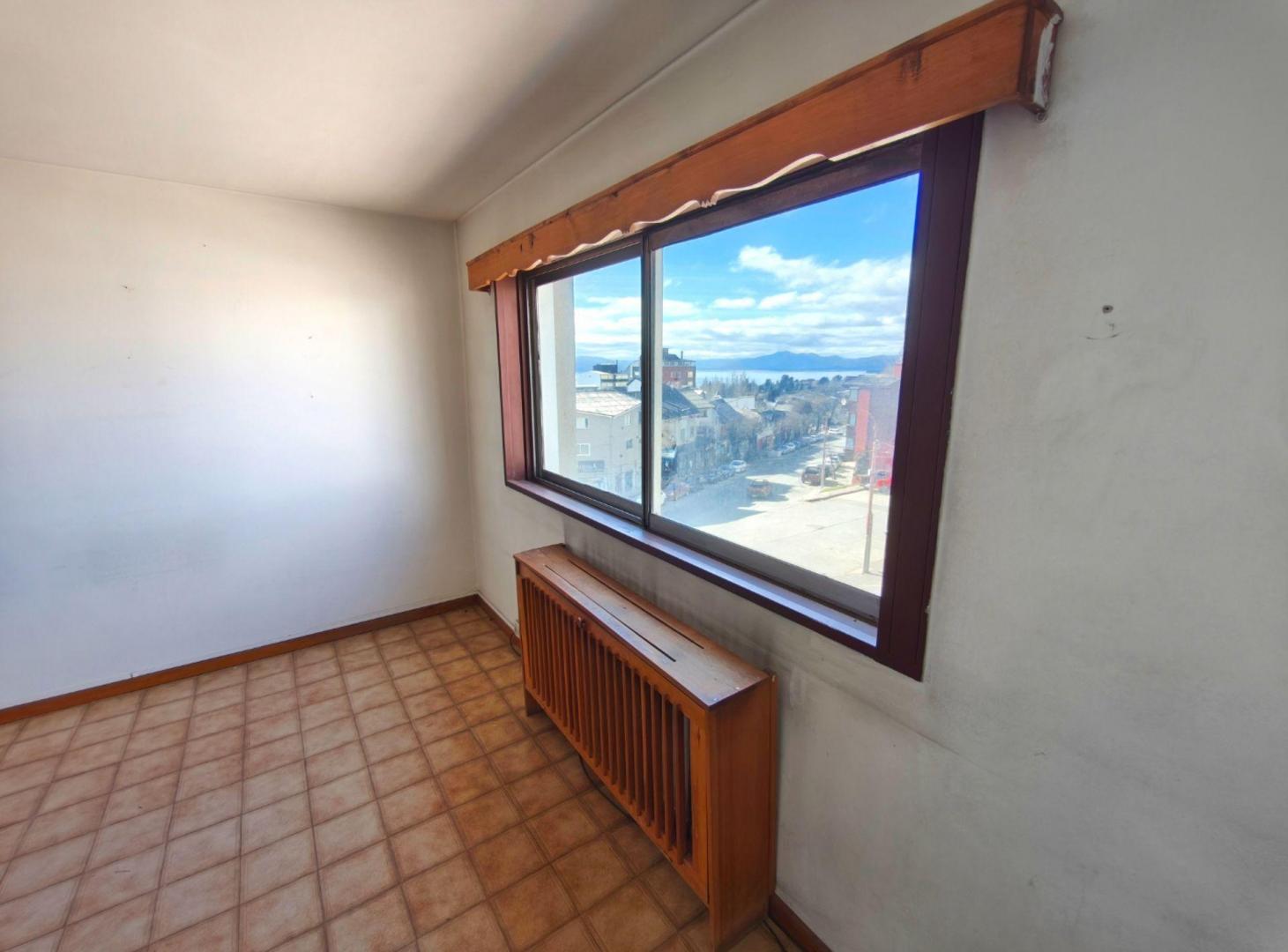Foto de Departamento 3 ambientes con vista parcial al lago, imagen 3