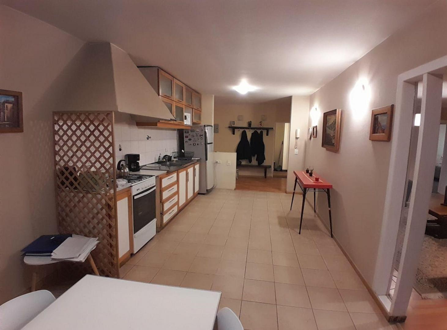 Foto de VENTA Departamento amplio centro Bariloche, imagen 1
