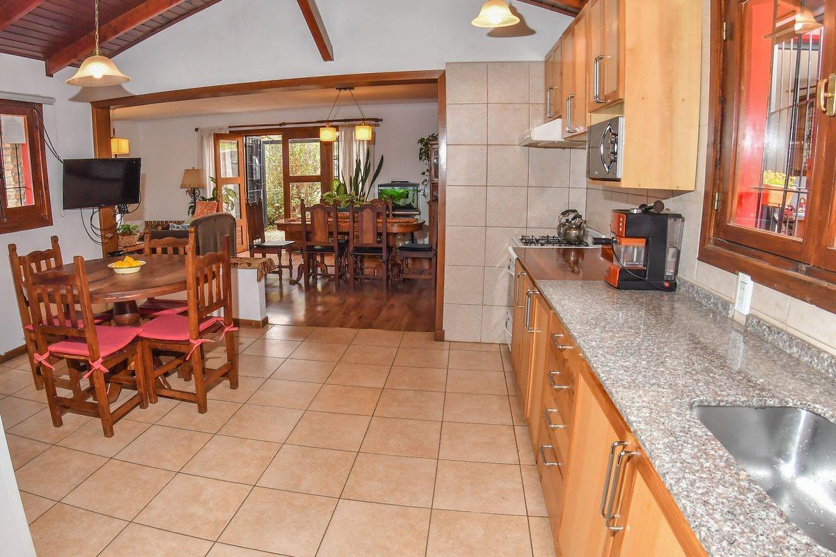 Foto de Venta Casa Familiar con Cabaña Independiente, imagen 5