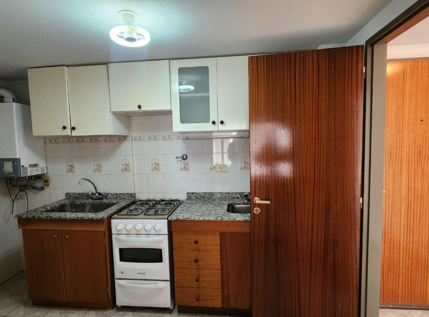 Foto de Departamento con Vista al Lago y Balcón, imagen 1