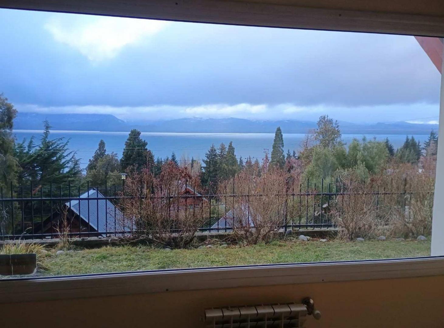 Foto de ALQUILER DE PH CON VISTA AL LAGO NAHUEL HUAPI, imagen 1