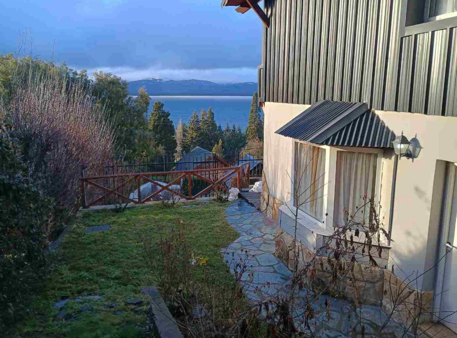 Foto de ALQUILER DE PH CON VISTA AL LAGO NAHUEL HUAPI, imagen 4