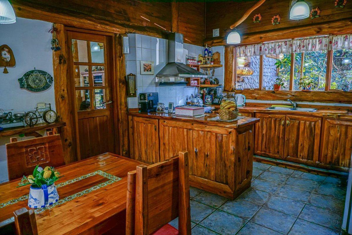 Foto de Casa en Venta Suyai Bariloche 3400m2 de lote, imagen 2