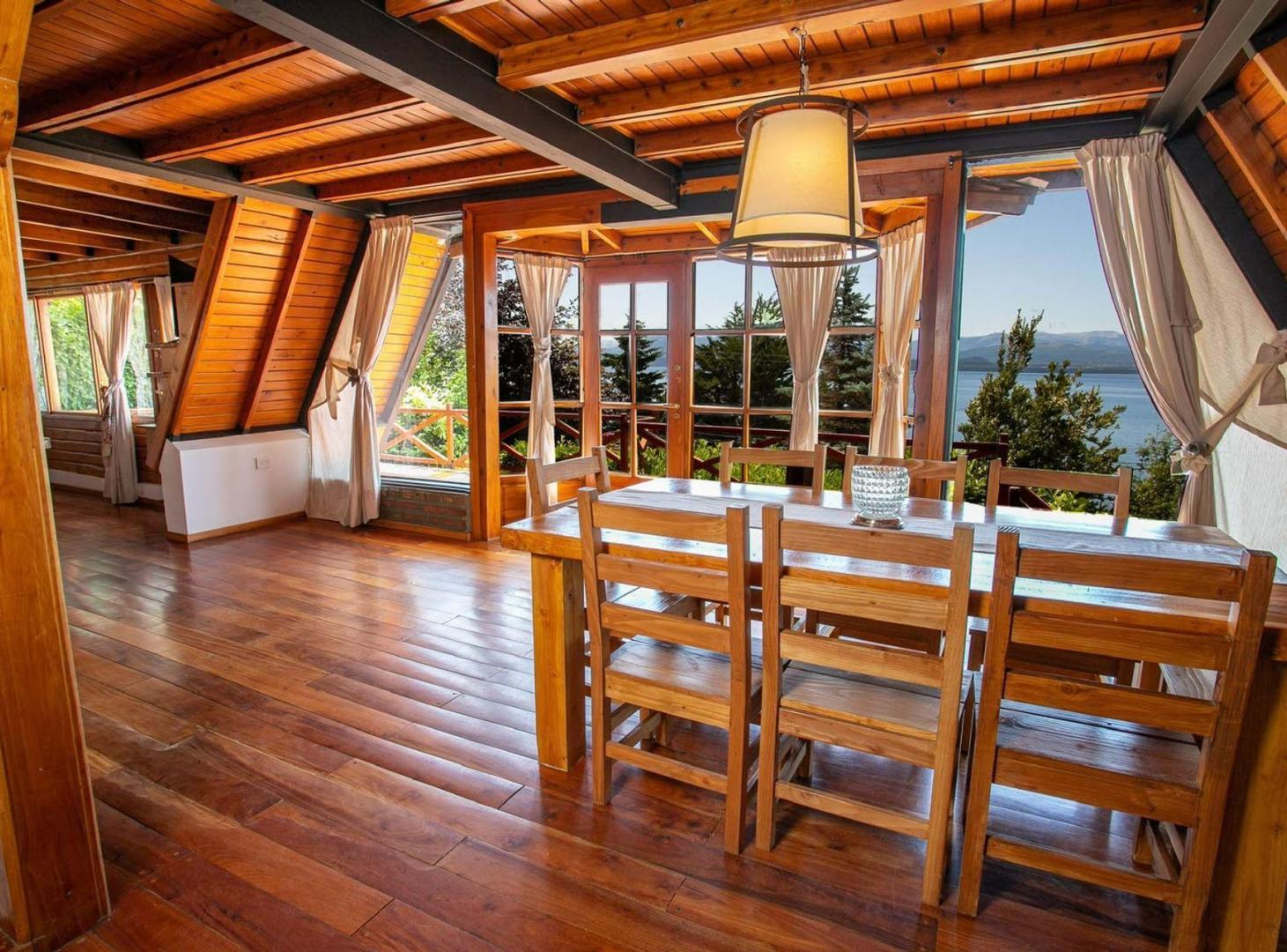 Foto de ESPECTACULAR CASA A LA VENTA EN AV. BUSTILLO 4400, imagen 3