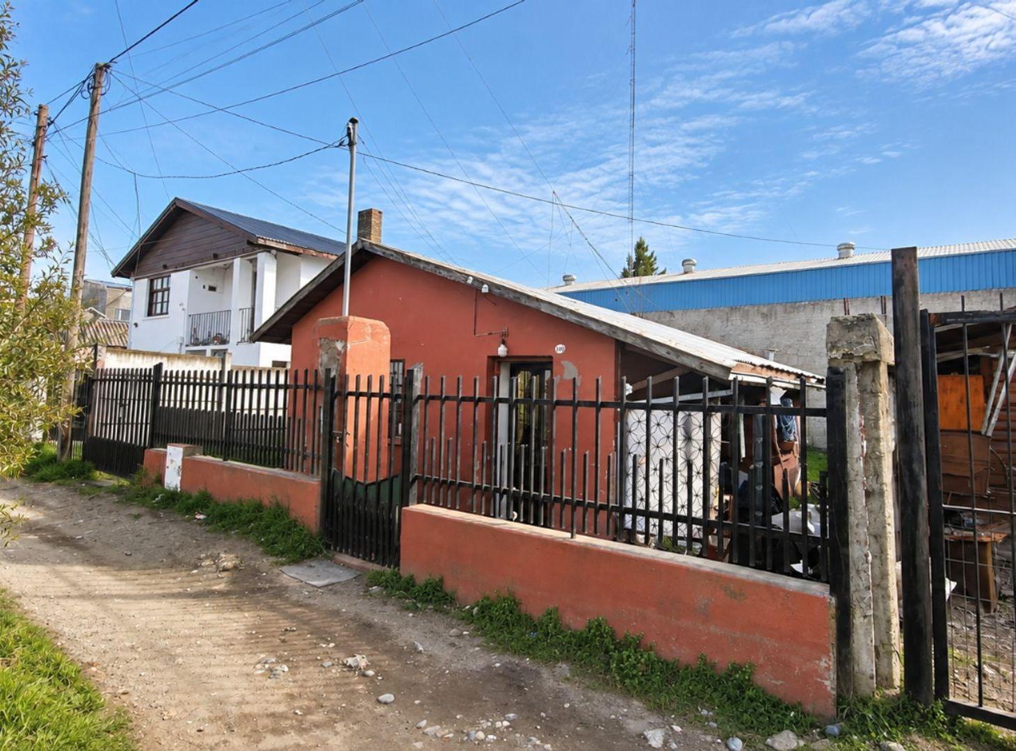 Foto de Casa en Venta en Bariloche UBICACION COMERCIAL, imagen 1