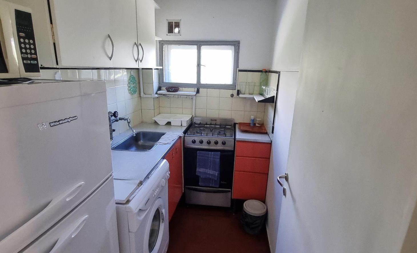 Foto de Alquiler CENTRO 3-6 meses 2 amb. Serv y exp. inc., imagen 3