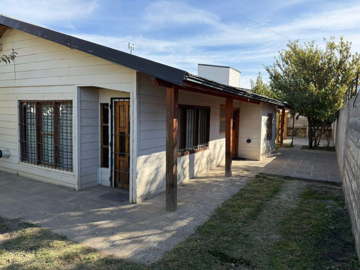 Foto de Casa en venta en una planta - Bariloche, imagen 2