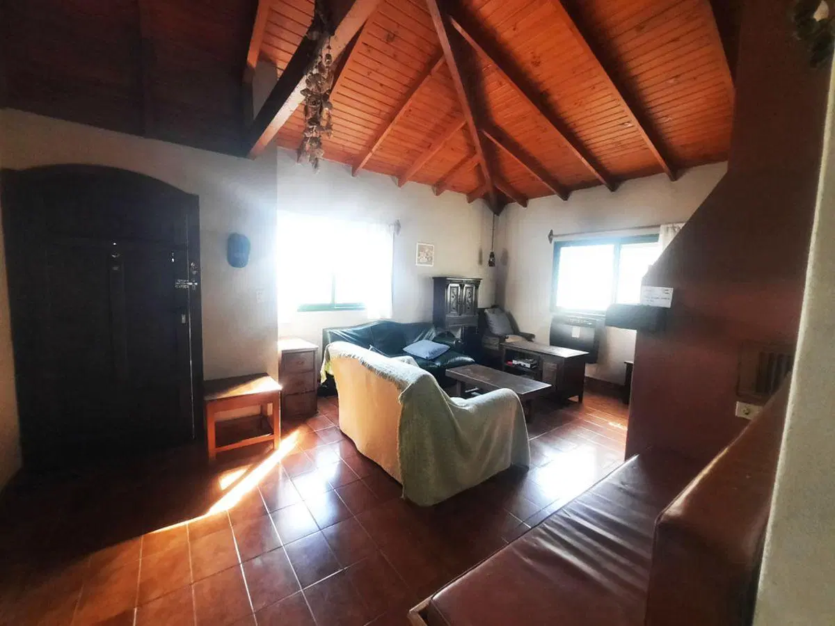 CASA EN VENTA - LOS POLVORINES (MUY LINDA ZONA, PROXIMO AL CLUB LOS CEDROS). 1110M2, 2 DORM.. PILETA 3