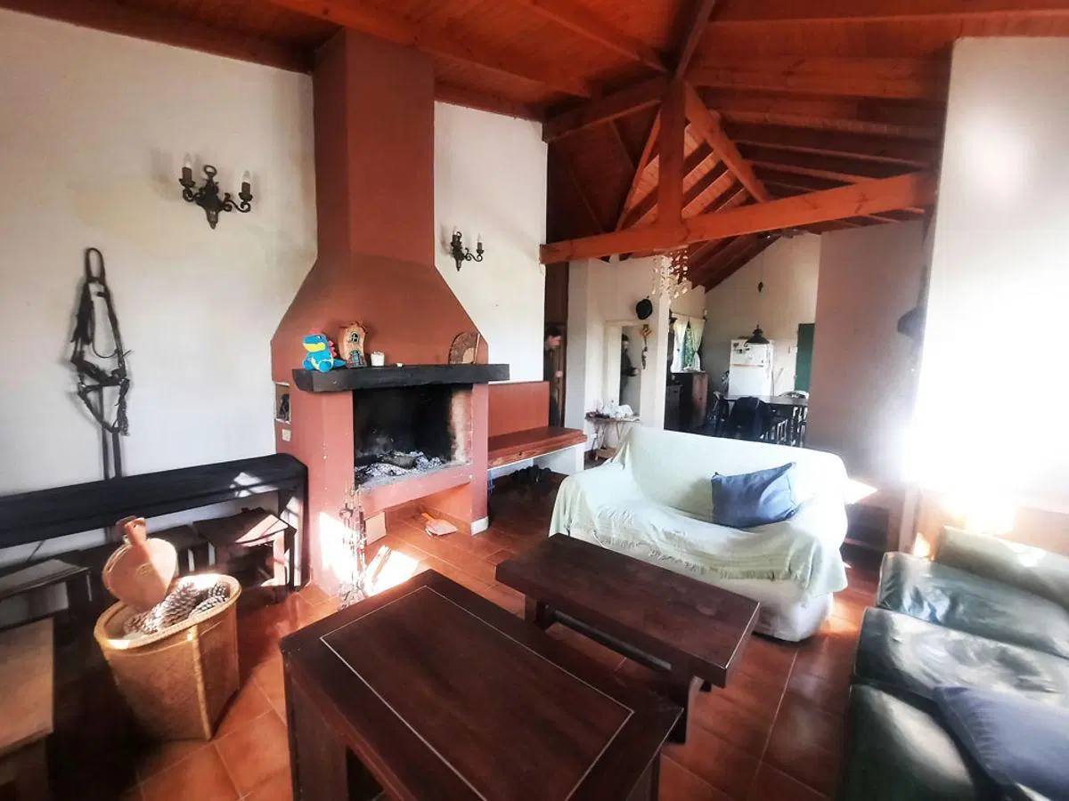 CASA EN VENTA - LOS POLVORINES (MUY LINDA ZONA, PROXIMO AL CLUB LOS CEDROS). 1110M2, 2 DORM.. PILETA 1