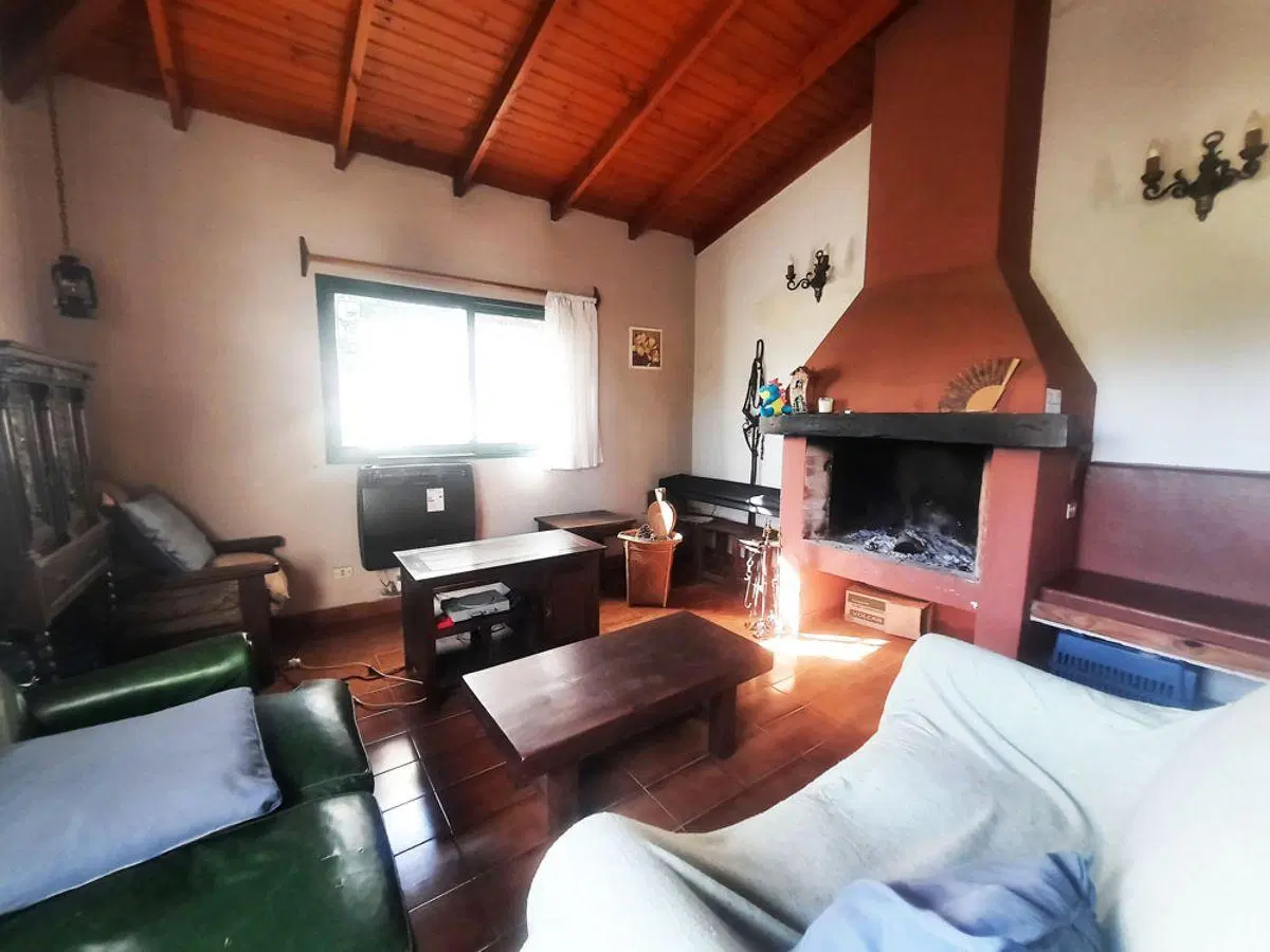 CASA EN VENTA - LOS POLVORINES (MUY LINDA ZONA, PROXIMO AL CLUB LOS CEDROS). 1110M2, 2 DORM.. PILETA 8