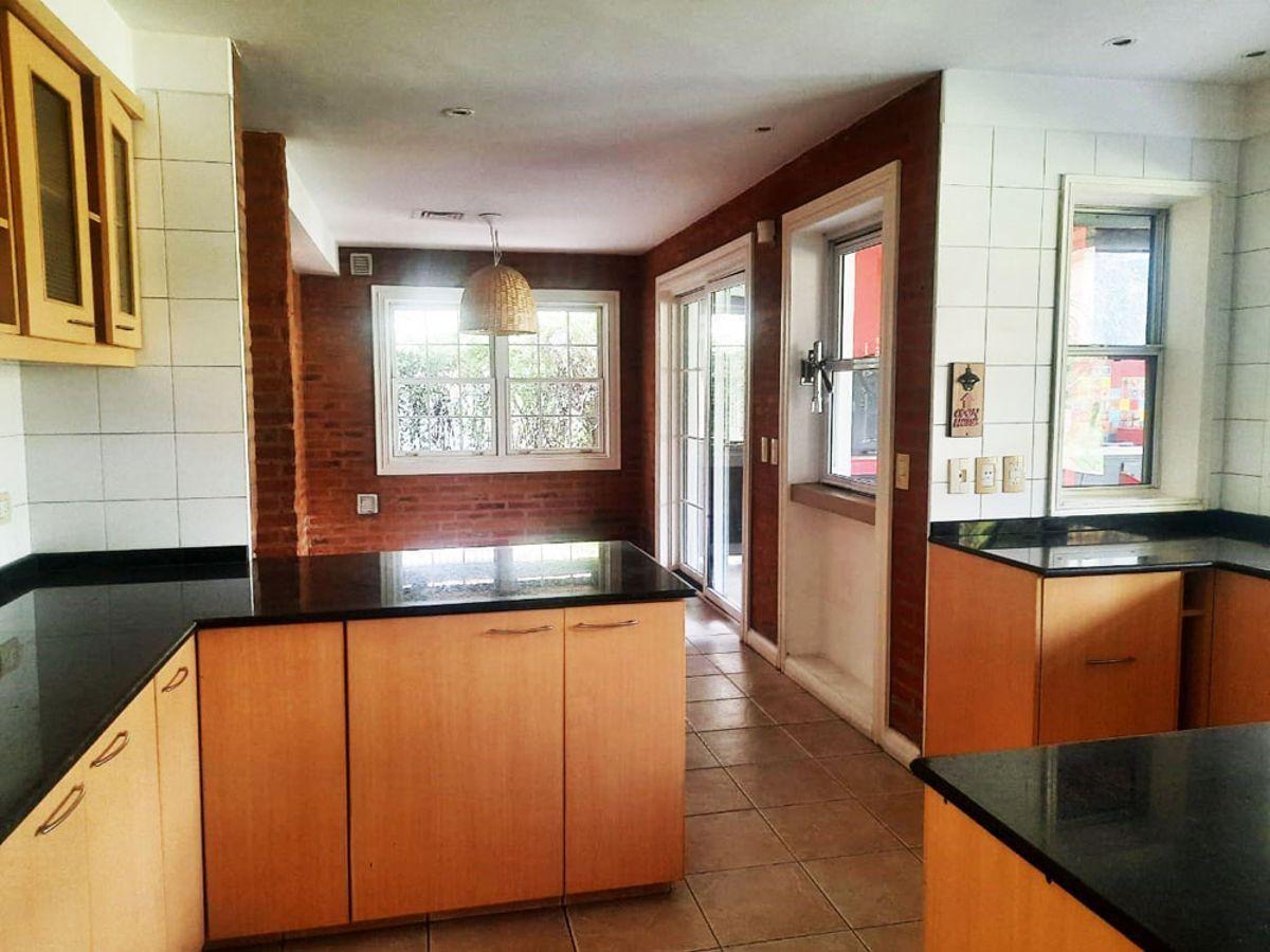 Foto de LINDISIMA CASA EN ALQUILER - EXCLUSIVO BARRIOI CERRADO LA ARBOLEDA, imagen 5