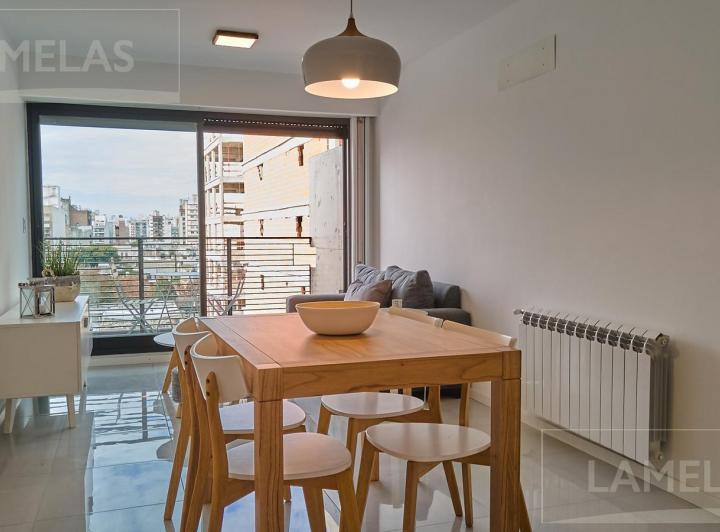 Venta departamento 1 Dormitorio doble balcón - Sarmiento 1500
