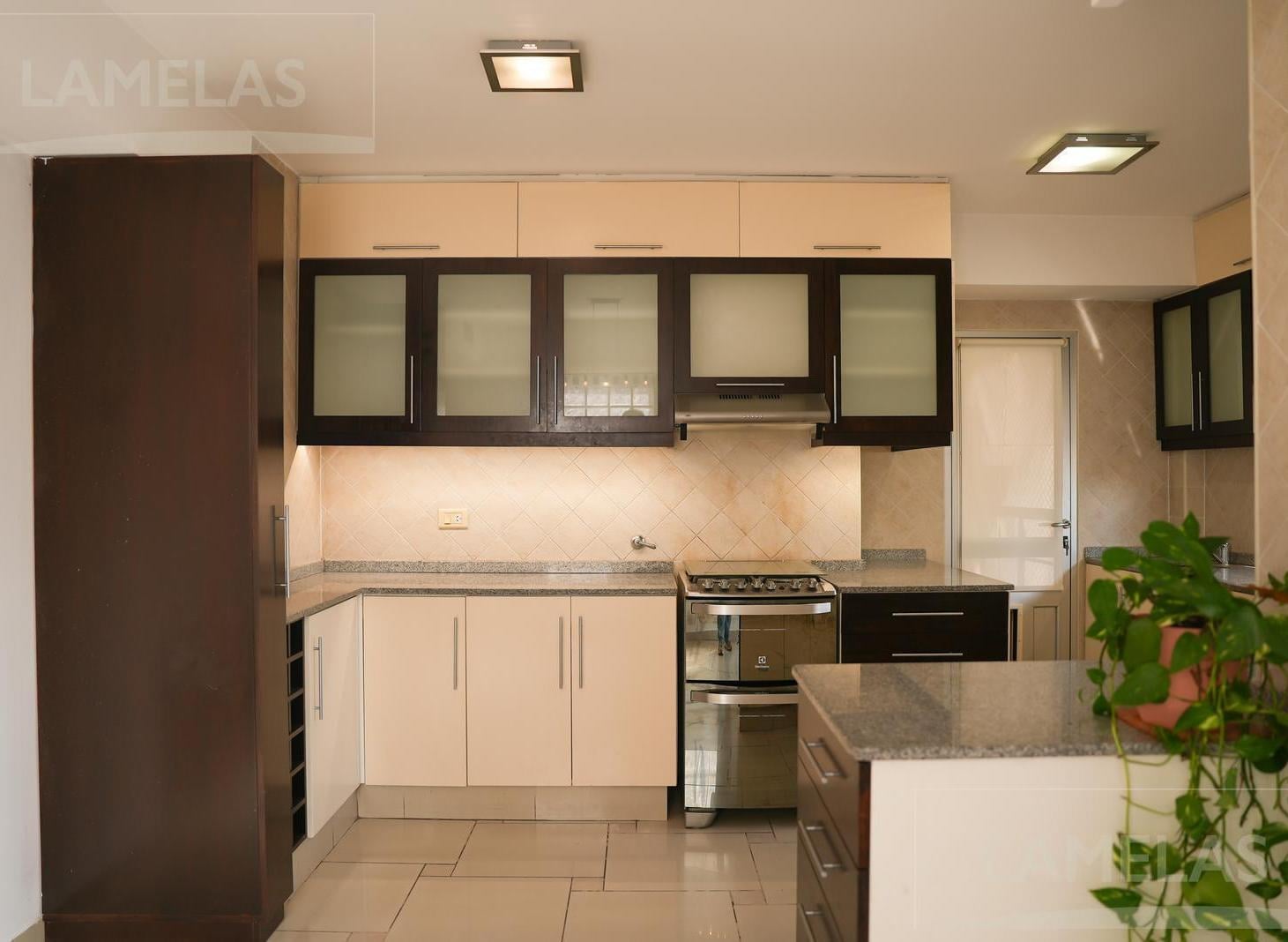 Foto de Venta departamento piso exclusivo 3 dormitorios - Italia y Brown, imagen 1
