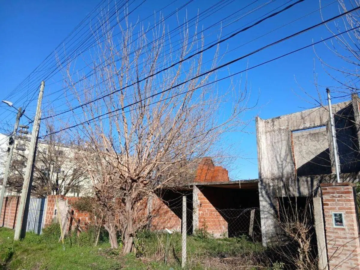 Pilar centro, Lote de 222 m2, con Mejoras y Proyecto Aprobado! Asfalto y Servicios! 4