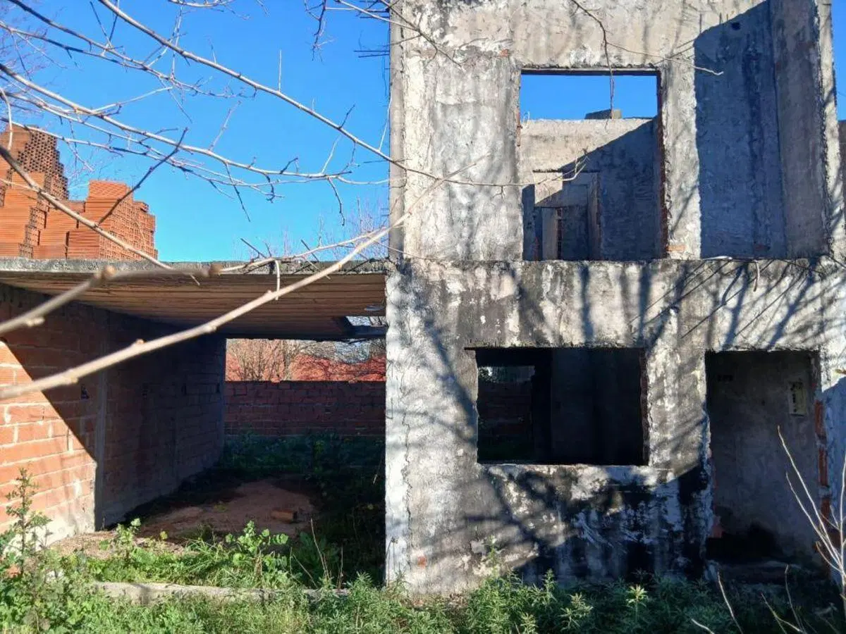 Pilar, Lote de 222 m2 con 3 DUPLEX EN OBRA y Proyecto Aprobado! Asfalto y Servicios! 5
