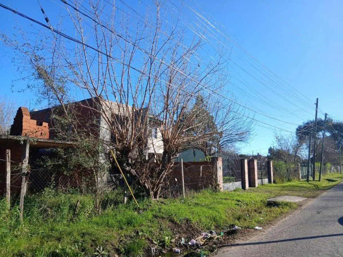 Pilar, Lote de 222 m2 con 3 DUPLEX EN OBRA y Proyecto Aprobado! Asfalto y Servicios! 4