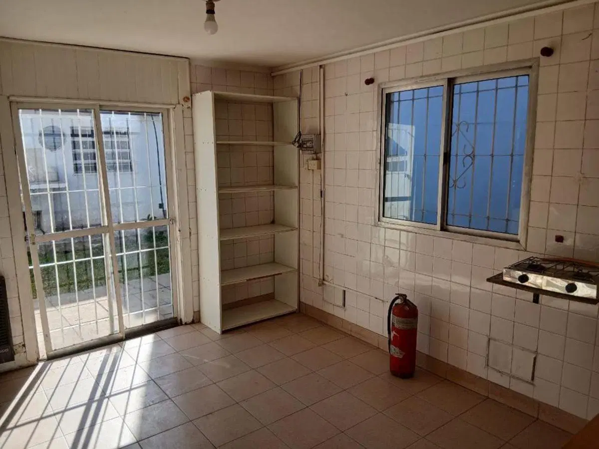 Pilar centro! OFICINA a la CALLE, 100 m2, 4 AMB y Patio! 8