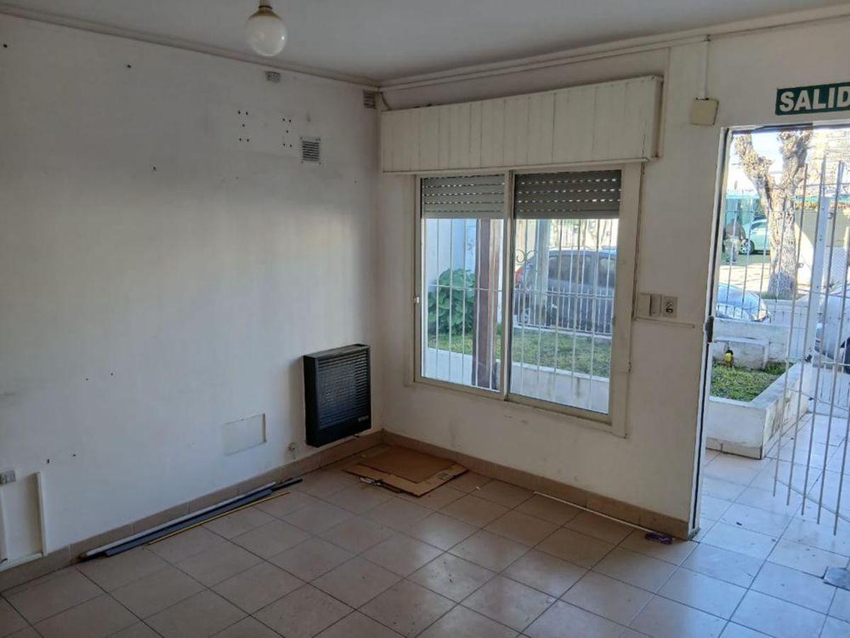 Foto de Pilar centro! OFICINA a la CALLE, 100 m2, 4 AMB y Patio!, imagen 3