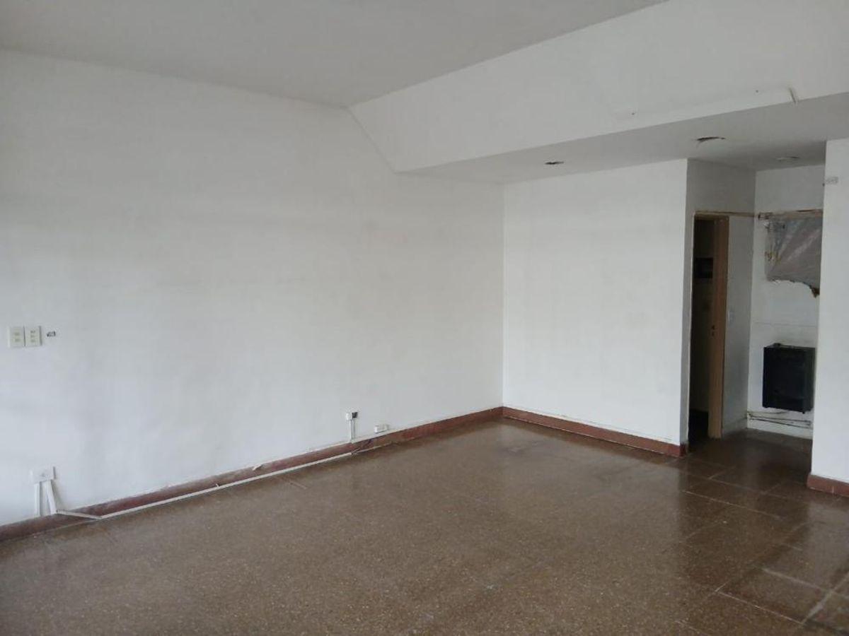 Foto de Pilar centro! LOCAL de 37 m2 con cocina y baño, Muy Luminoso!, imagen 2