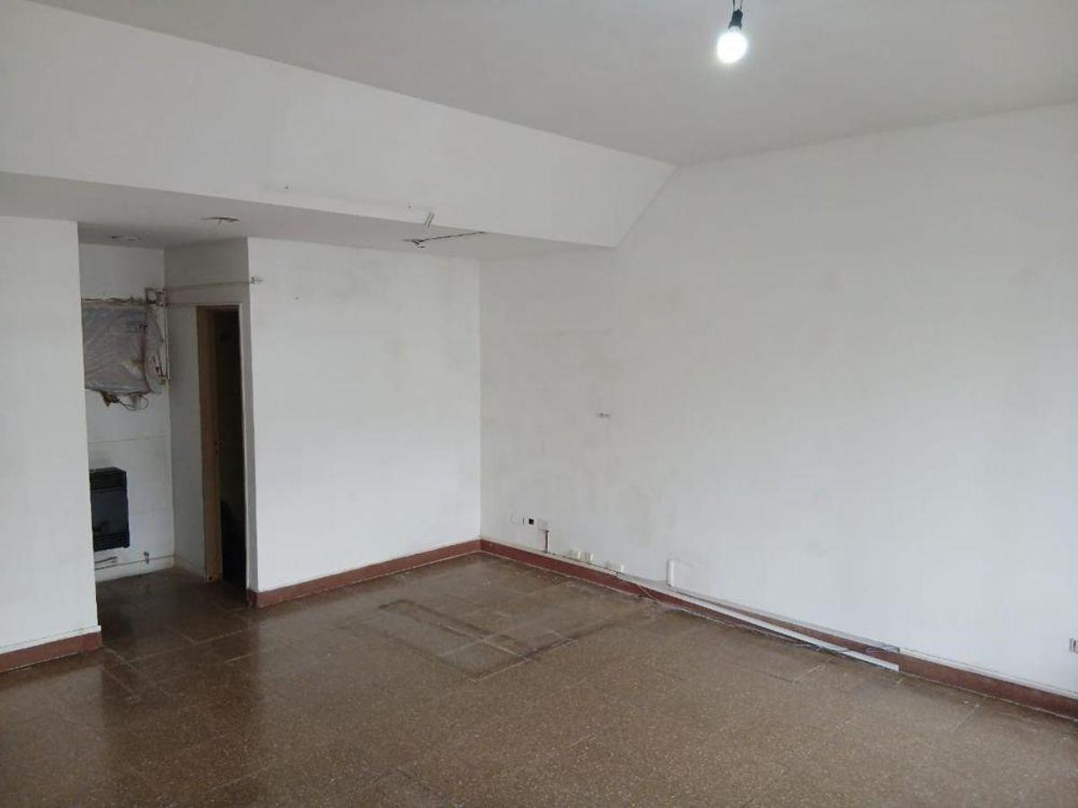 Foto de Pilar centro! LOCAL de 37 m2 con cocina y baño, Muy Luminoso!, imagen 3