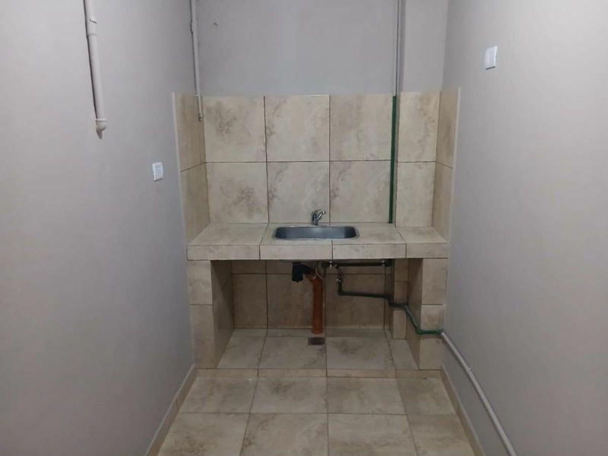 Foto de Pilar centro, Local de 48 m2! Baño y Cocina! Luminoso!, imagen 3