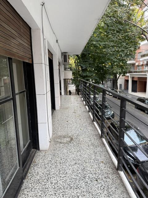 Lindísimo Semipiso en esquina, muy luminoso.. Ecelente estado