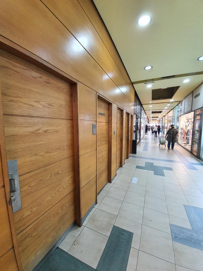 Foto de OPORTUNIDAD OFICINA EN GALERIA OLIVER DE 4 AMBIENTES EN LOMAS DE ZAMORA, imagen 5