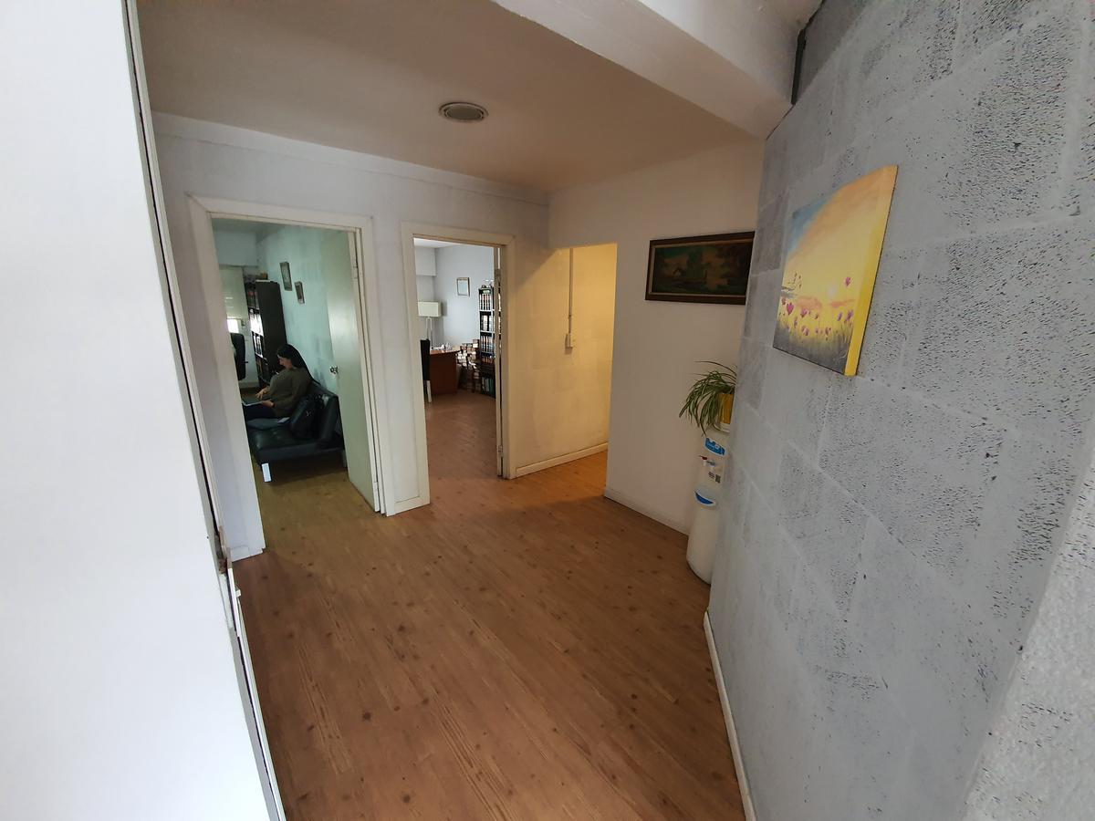Foto de OPORTUNIDAD OFICINA EN GALERIA OLIVER DE 4 AMBIENTES EN LOMAS DE ZAMORA, imagen 3