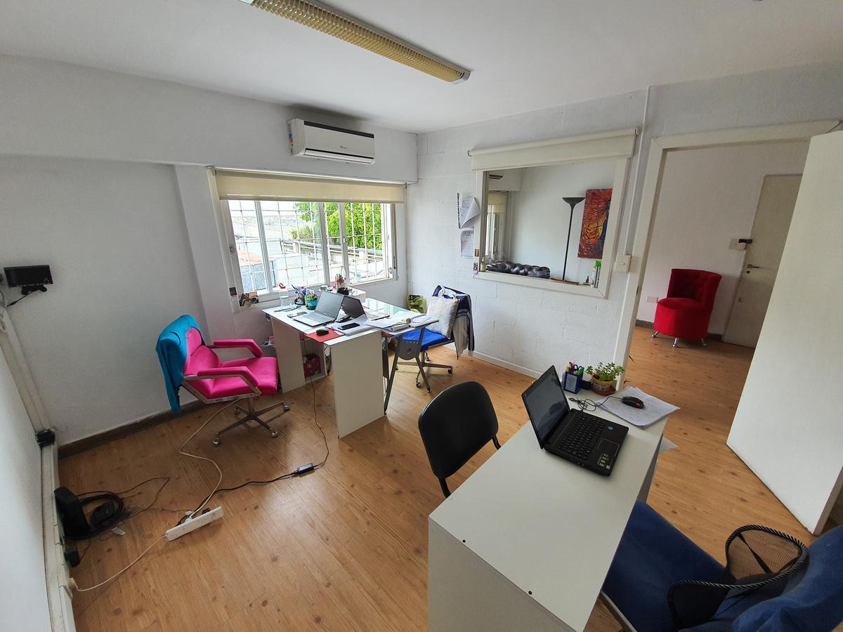 Foto de OPORTUNIDAD OFICINA EN GALERIA OLIVER DE 4 AMBIENTES EN LOMAS DE ZAMORA, imagen 2