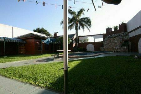 Inportante Casa de 5 Dorm. con Parque y Piscina en Lomas de Zamora Oeste 4