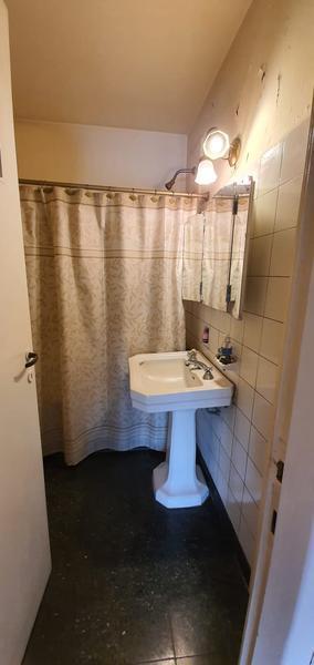 Departamento de 4 ambientes en Lomas de Zamora Oeste acepta permuta