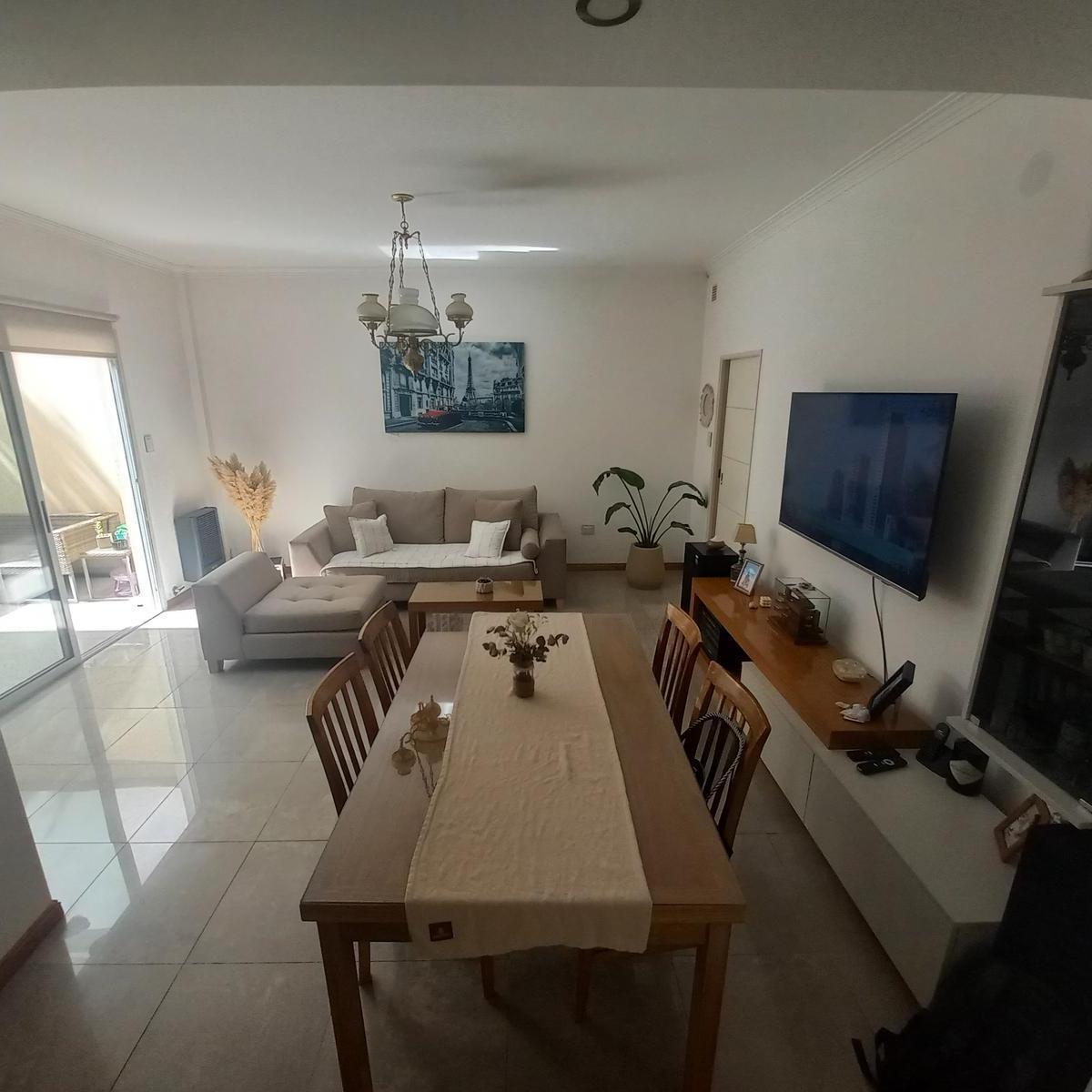 2 Amb reciclado a nuevo con 2 patios – Sin expensas – Lomas Oeste