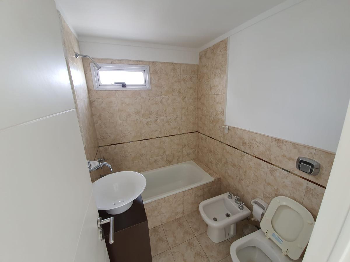 Foto de Departamento de 2 ambientes en estrategica ubicacion lomas de zamora, imagen 2