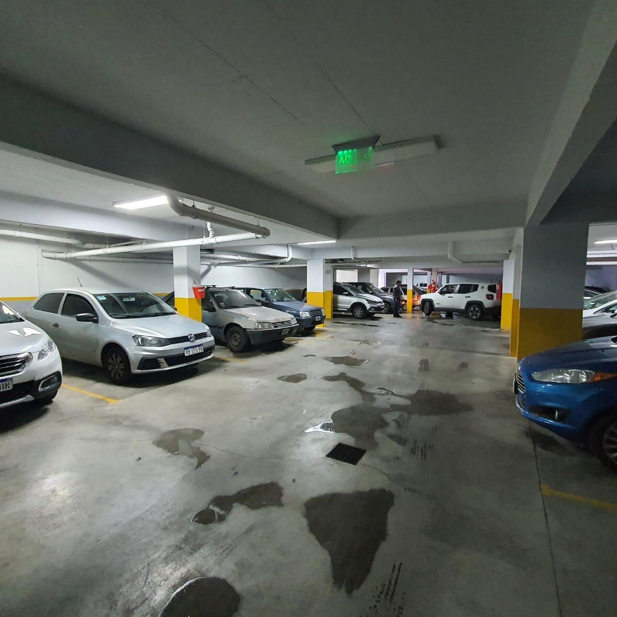 Foto de cocheras en pleno centro de lomas de zamora, imagen 2