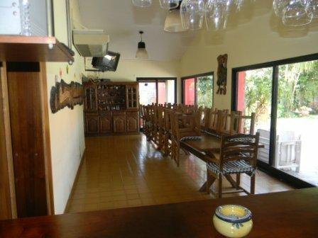 Foto de espectacular casa sobre doble lote con gran quincho y piscina en Banfield Oeste, imagen 3