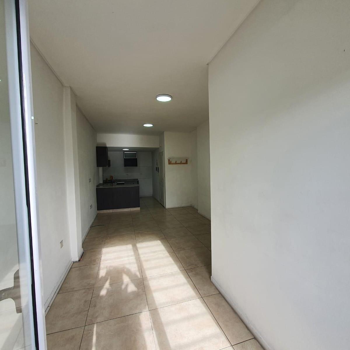 Departamento de 2 Ambientes con Cochera Descubierta en Gerli 5