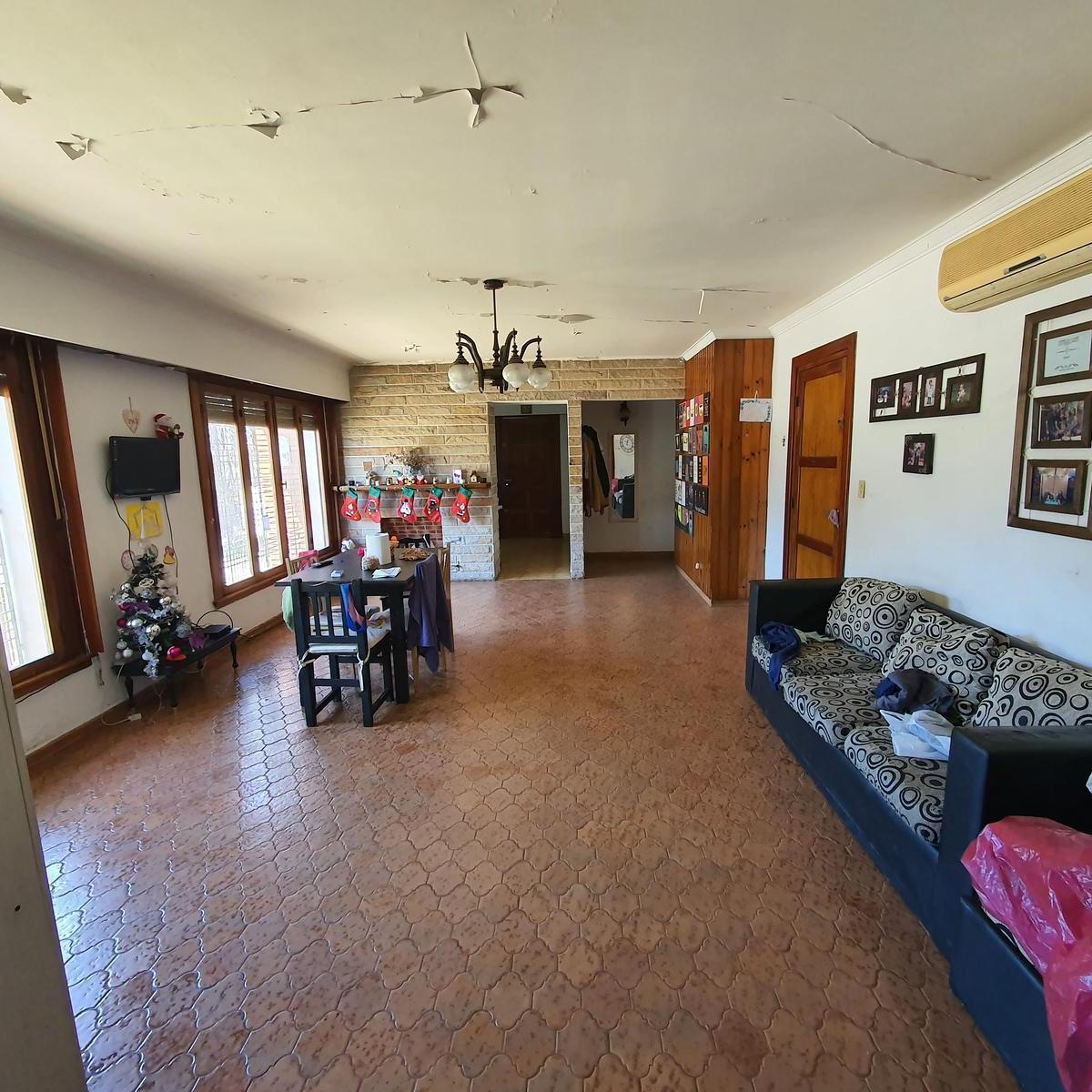 Casa en una planta, 3 dormitorios – Apto crédito – Temperley Oeste